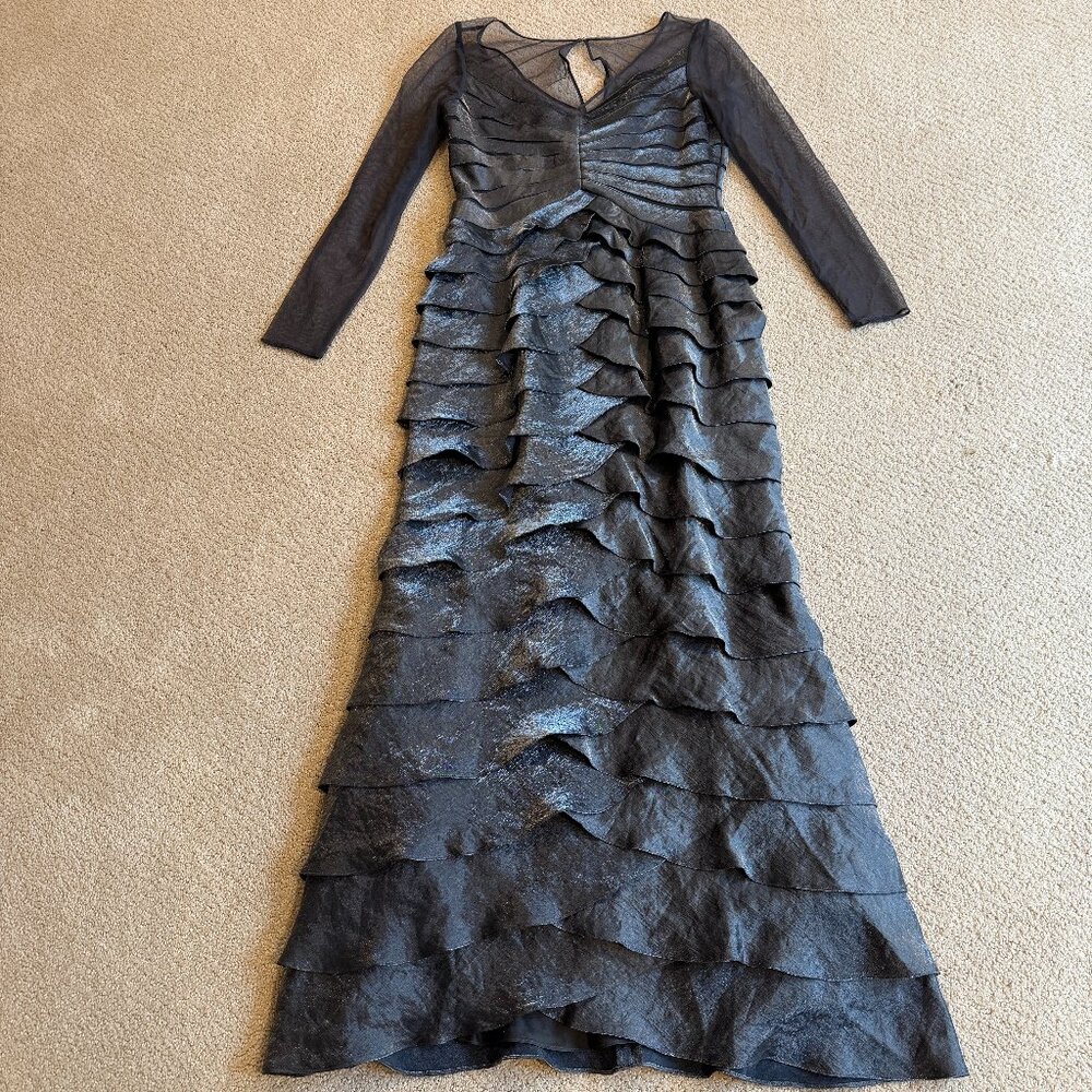 Adrianna Papell Gown Formal Grey Metallic Shutter Pleat Illusion Bodice Size 6P